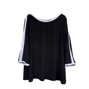 Avenue B&W Slit Sleeve Oversized Slouchy Top